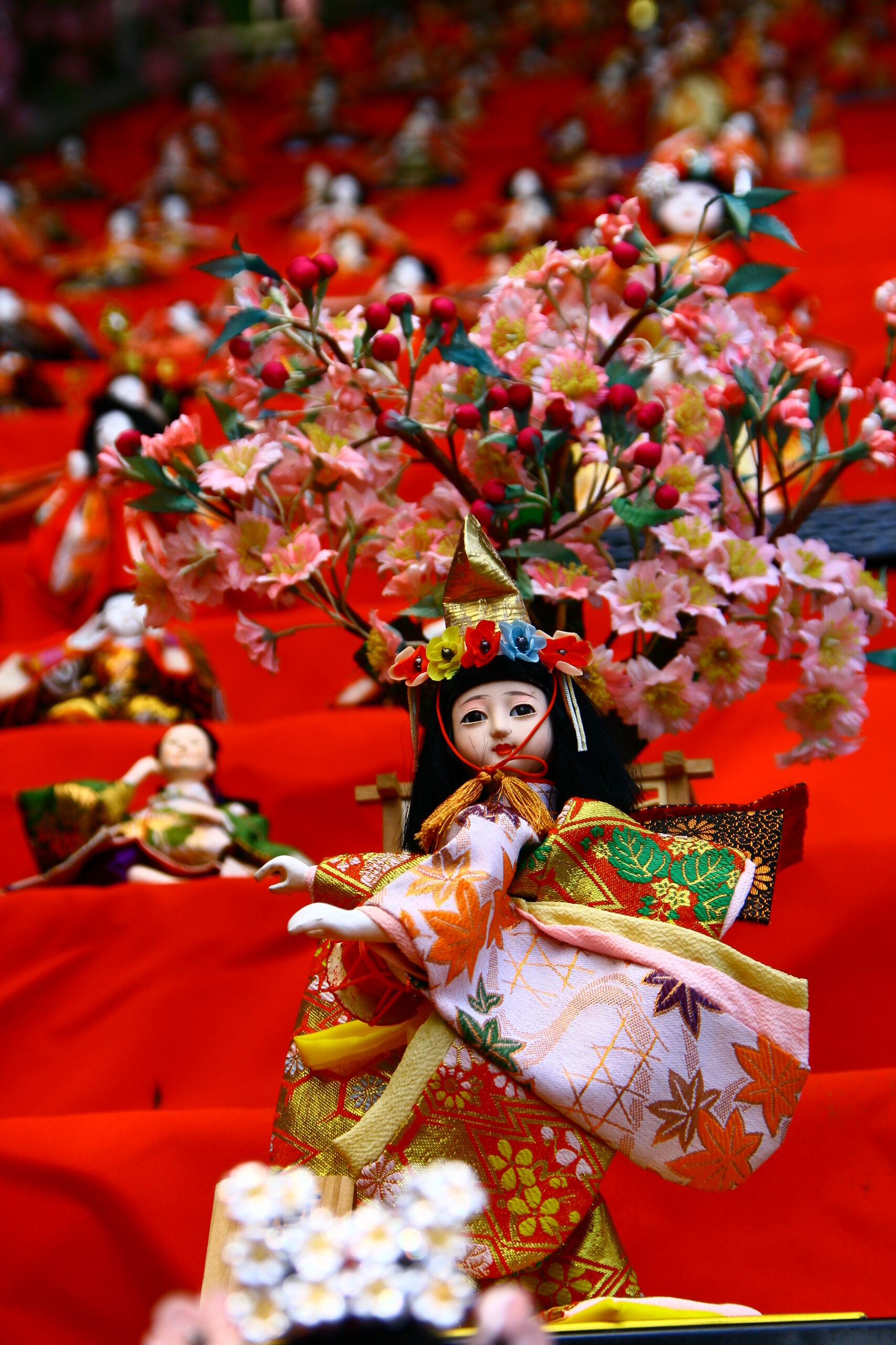 岡山・備前市】「備前片上ひなめぐり」で圧巻の宇佐八幡宮の石段ひな